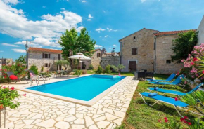 Villa Manovel